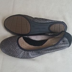 Leather flats, narrow